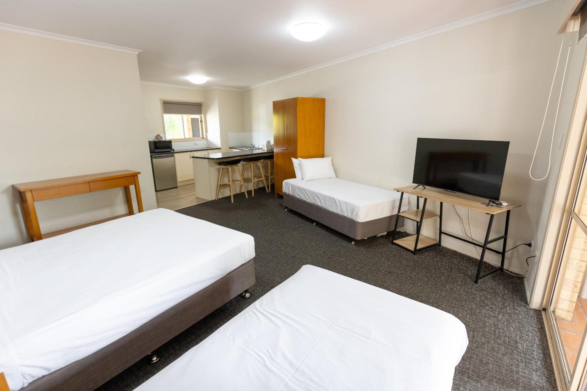 Sundowner Hotel Motel Caboolture Exterior foto